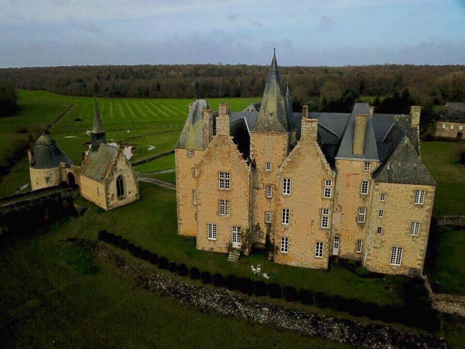 Montourtier Chateau De Bourgon מראה חיצוני תמונה